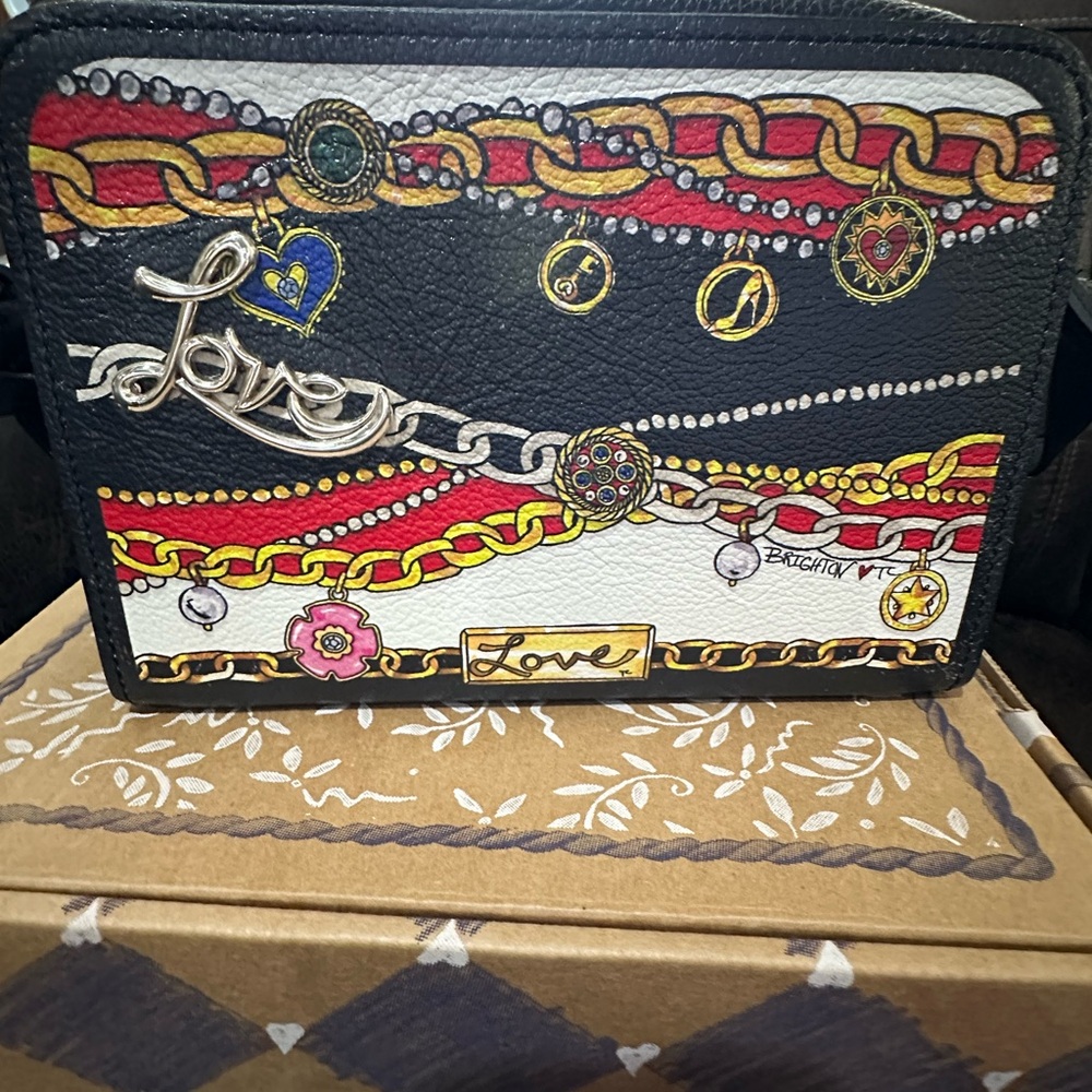 BRIGHTON FASHIONISTA SIMPLY CHARMING TOM CLANCY HIDDEN FRONT ORGANIZER CROSSBODY
